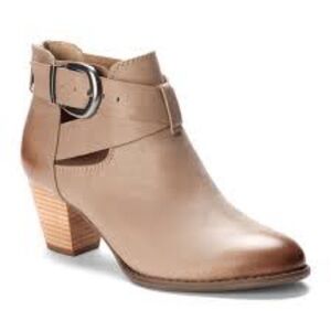 Vionic Rory Women's Tan Ankle Boots